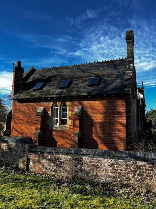 The Old School House Retreat Apartment Tibberton  Екстериор снимка