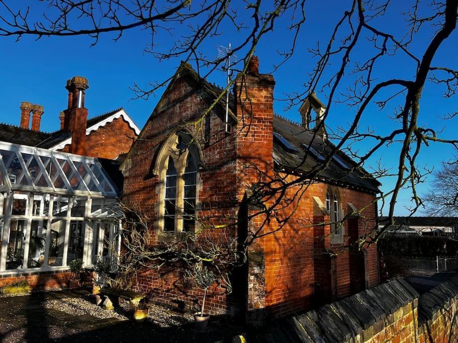 The Old School House Retreat Apartment Tibberton  Екстериор снимка