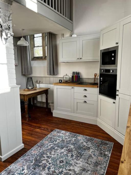 The Old School House Retreat Apartment Tibberton  Екстериор снимка