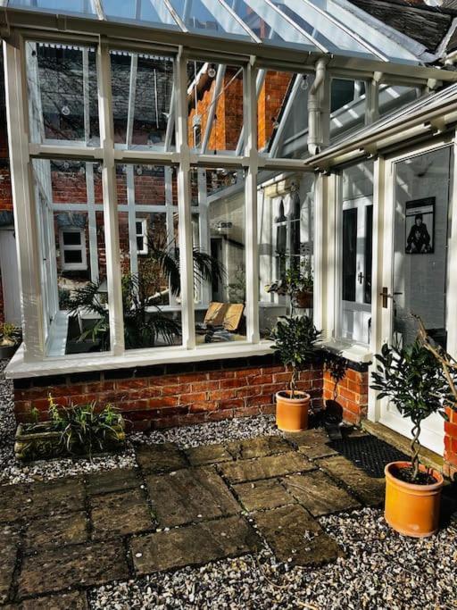 The Old School House Retreat Apartment Tibberton  Екстериор снимка