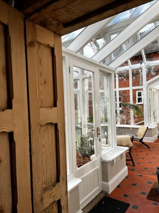 The Old School House Retreat Apartment Tibberton  Екстериор снимка